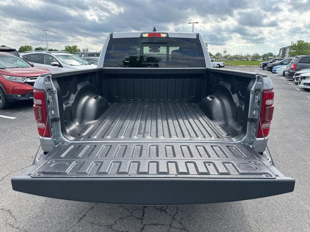 Used 2019 RAM 1500 Laramie AWD/4WD image 10