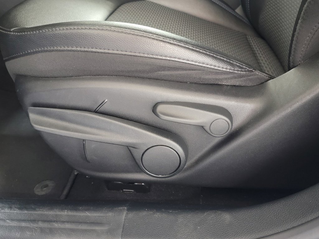 Used 2024 Jeep Compass Latitude image 16