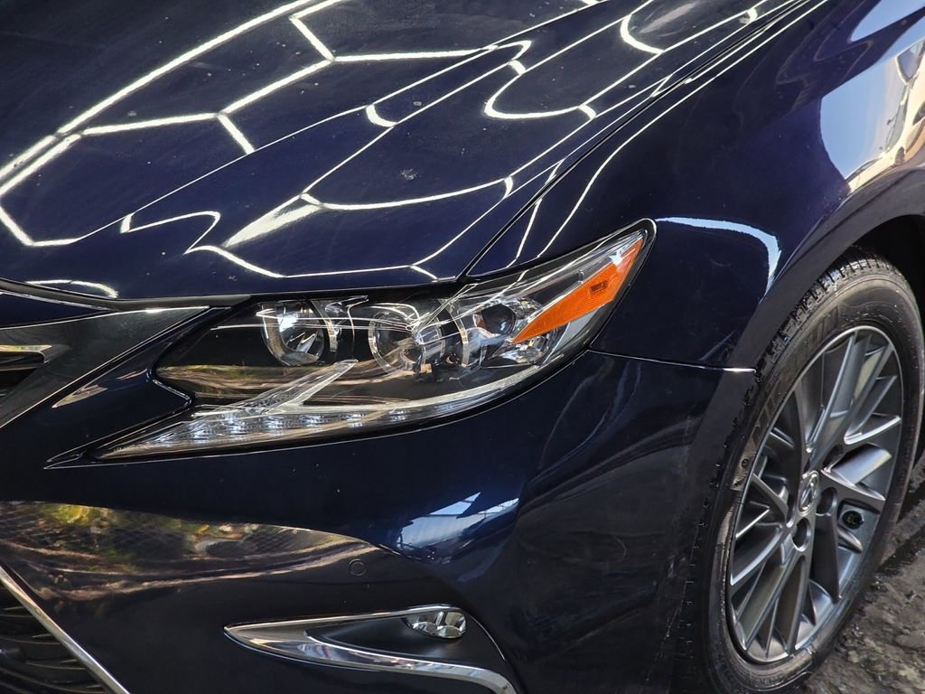 Used 2018 Lexus ES 350 w/ Navigation System Package image 32