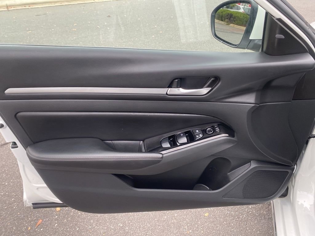 Used 2023 Nissan Altima 2.5 SV image 10