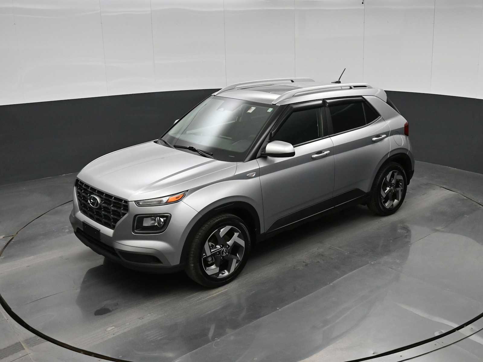 Used 2024 Hyundai Venue SEL FWD image 26
