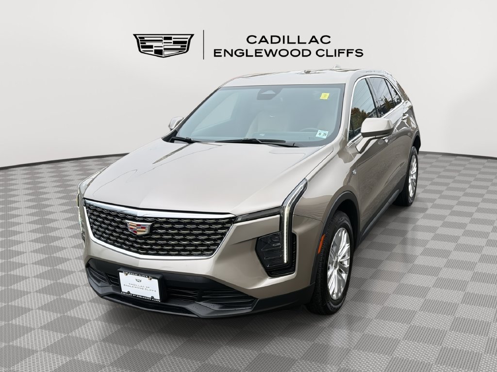 Certified 2024 Cadillac XT4 Luxury w/ Cold Weather Package FWD image 1