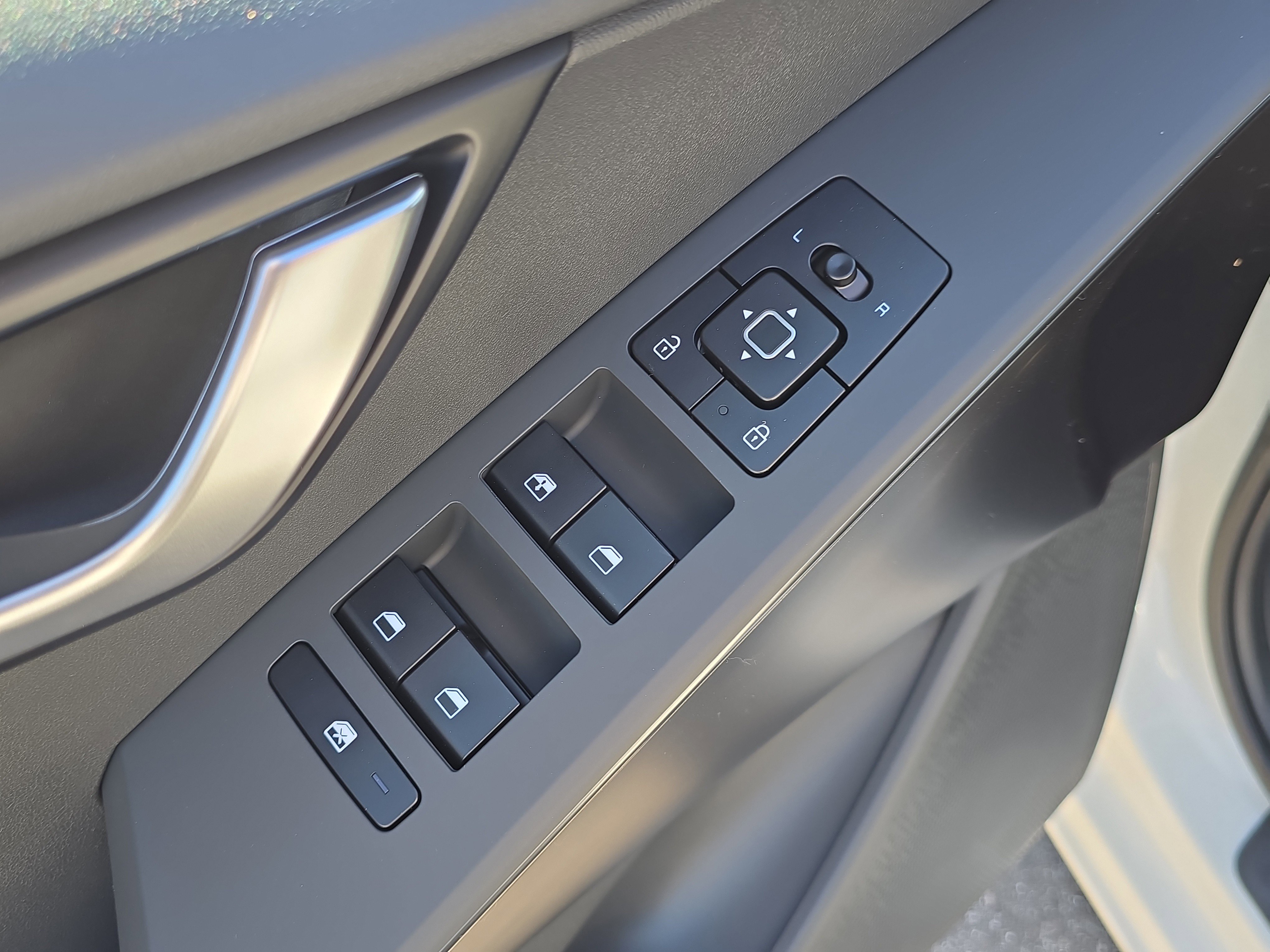 New 2026 Kia Niro LX FWD image 19