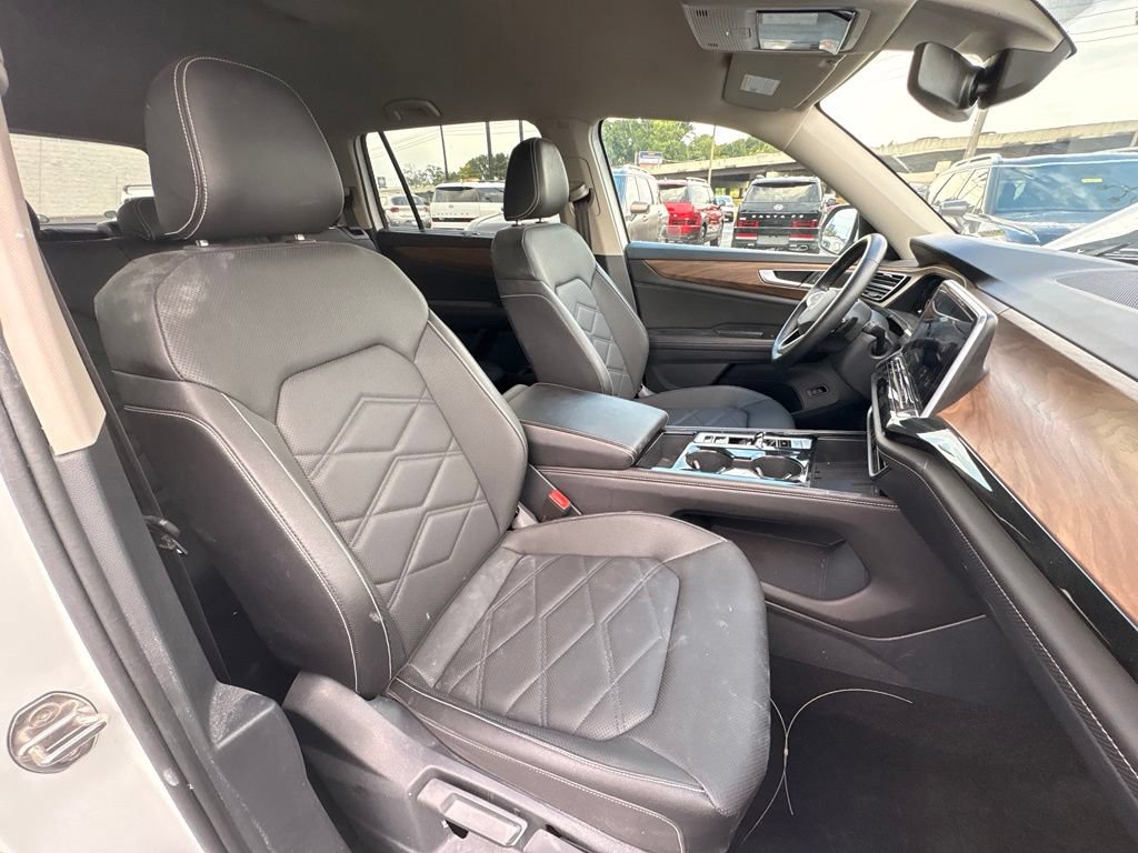 Used 2025 Volkswagen Atlas SE FWD image 31
