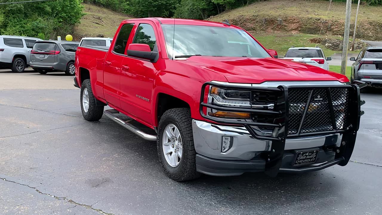 Used 2017 Chevrolet Silverado 1500 LT w/ All Star Edition AWD/4WD image 7