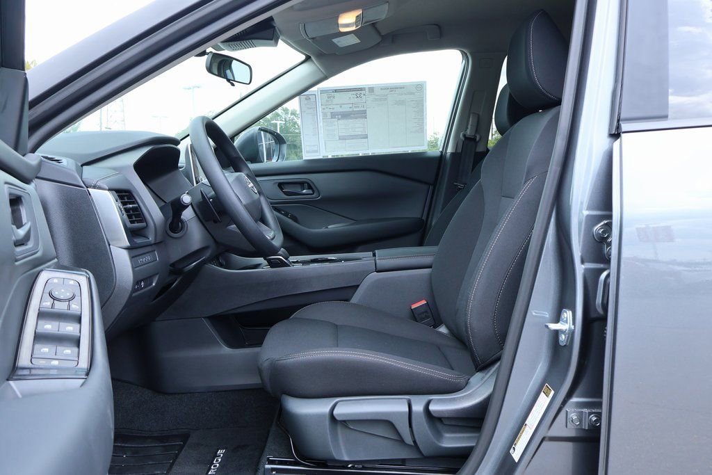 New 2026 Nissan Rogue S image 7