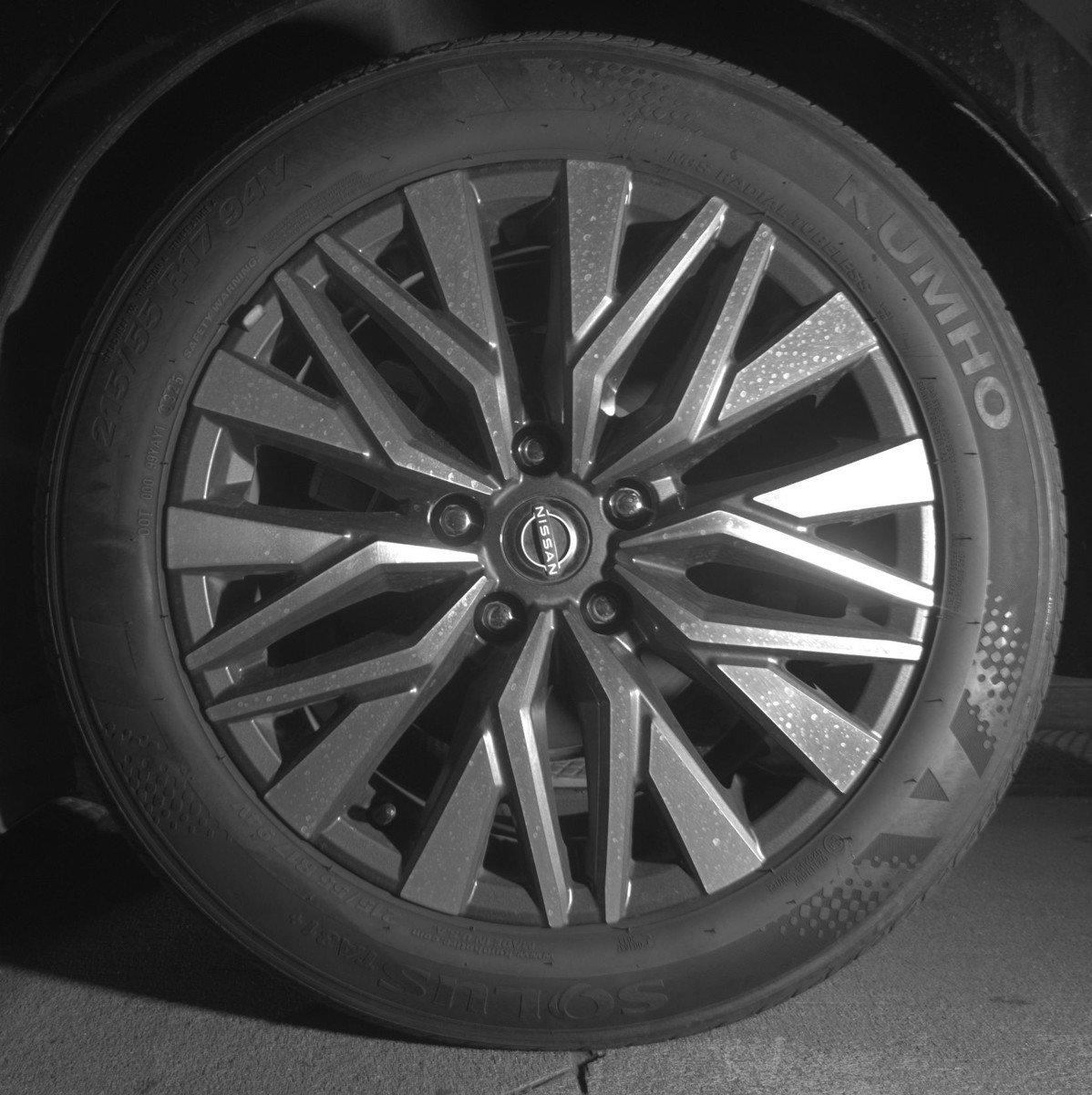 Used 2025 Nissan Altima 2.5 SV FWD image 13