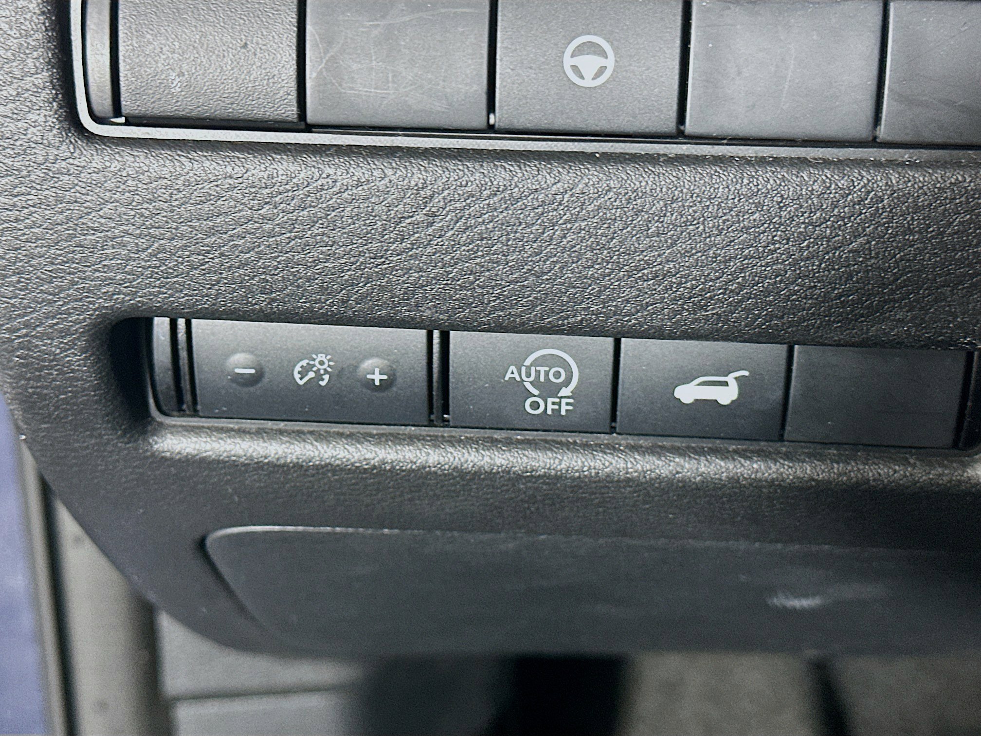 Used 2024 Nissan Rogue SV FWD image 17