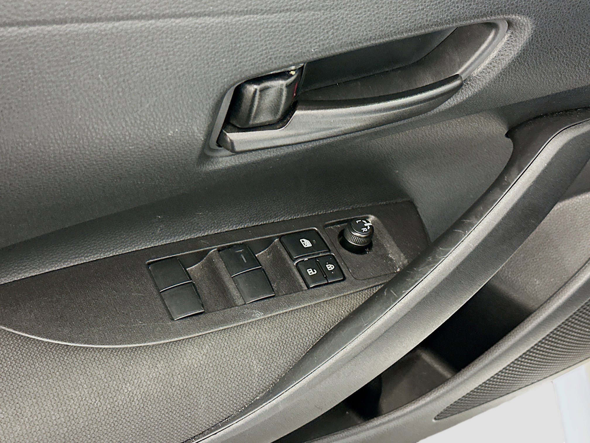 Used 2025 Toyota Corolla LE image 15