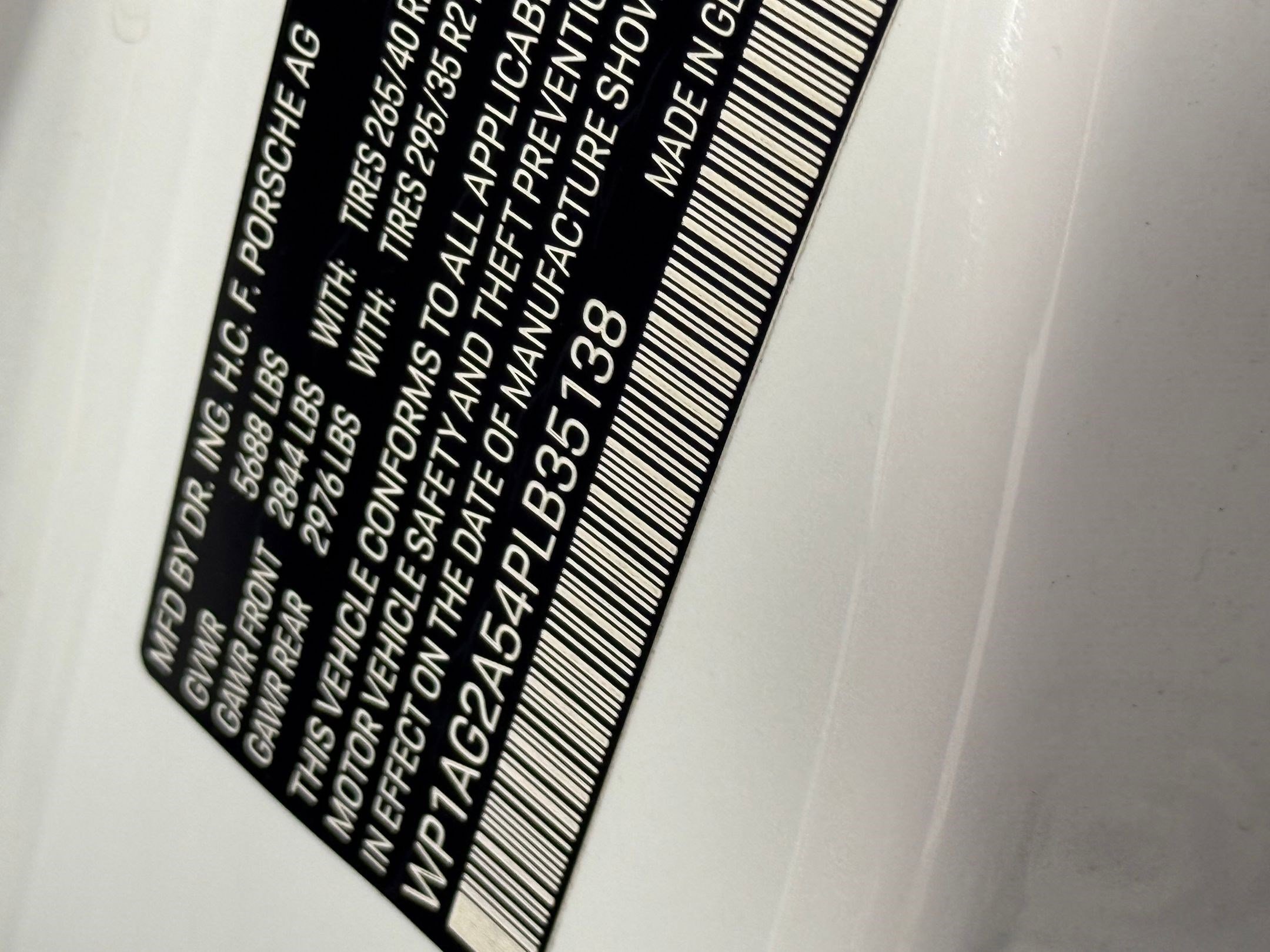 Certified 2023 Porsche Macan S image 31