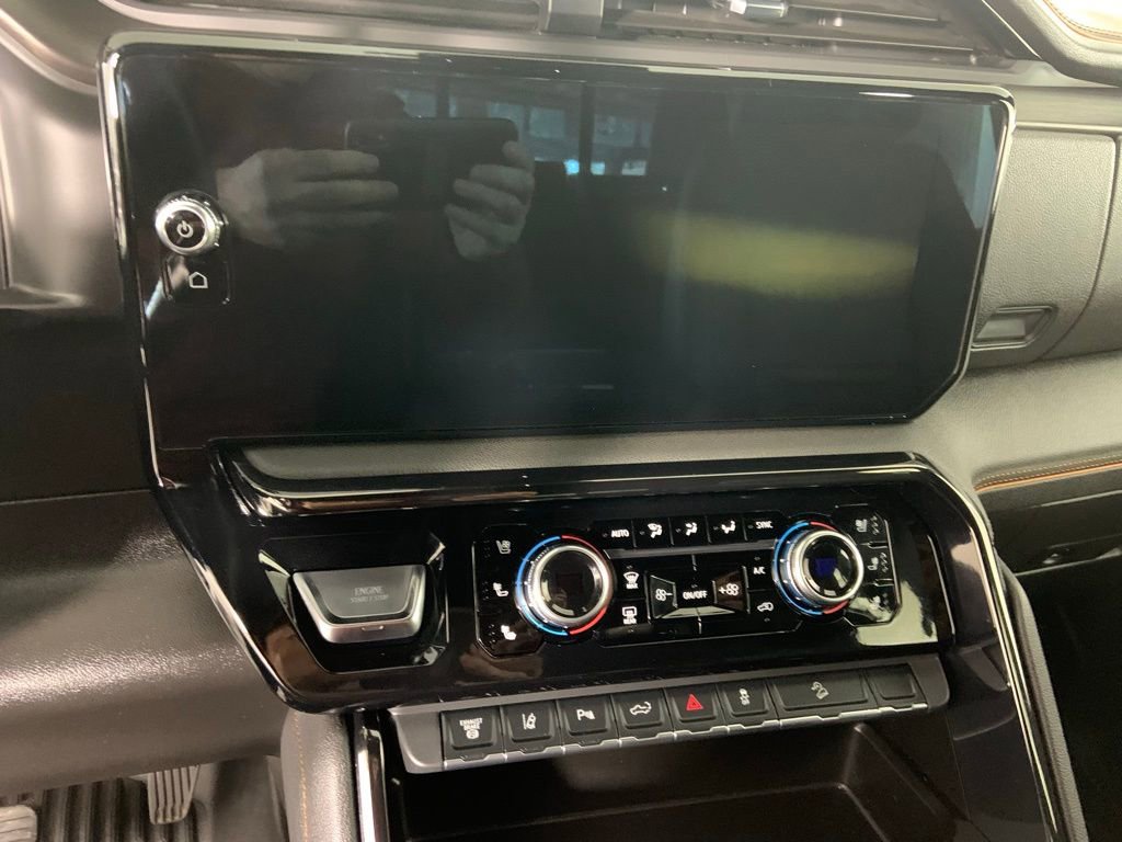 Used 2024 GMC Sierra 2500 AT4 w/ AT4 Preferred Package AWD/4WD image 25