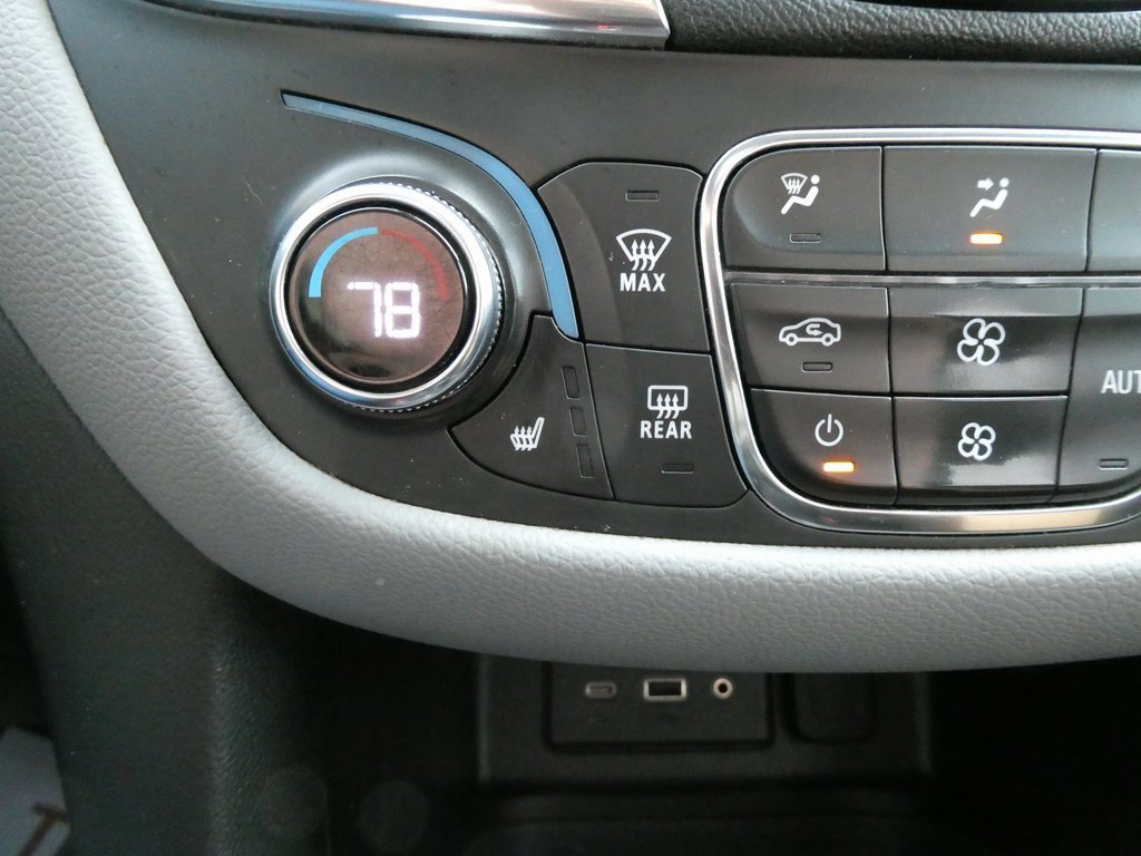 Used 2022 Chevrolet Equinox LT image 25