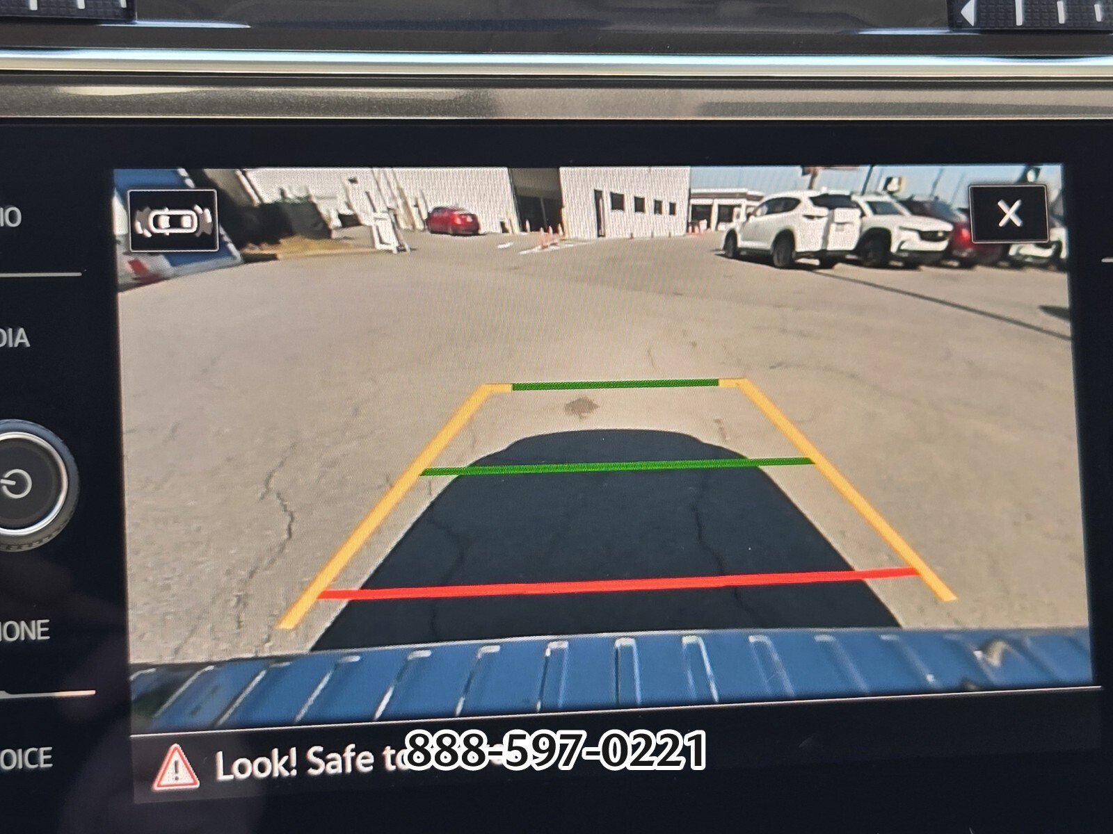 Used 2023 Volkswagen Tiguan SE image 19