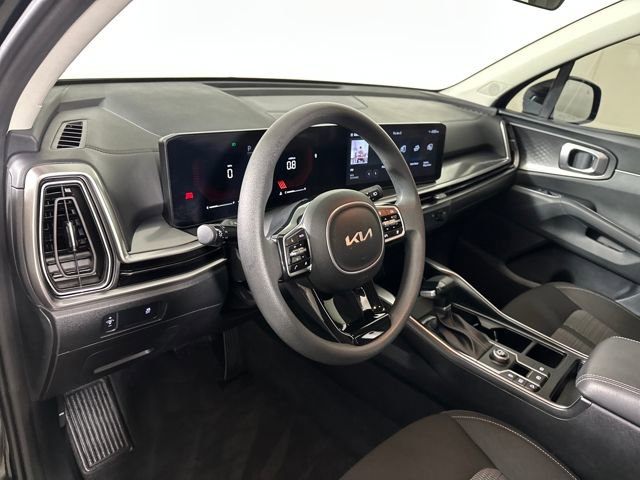 Used 2024 Kia Sorento LX image 13