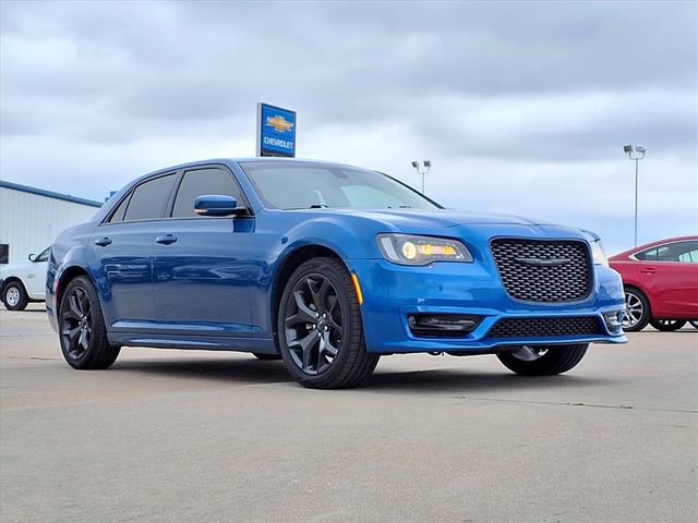 Used 2022 Chrysler 300 Touring L image 3