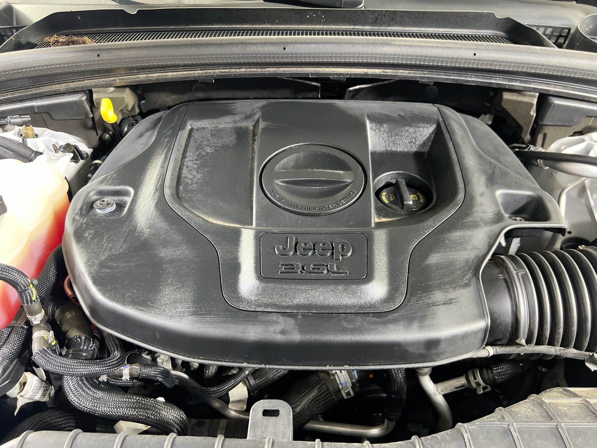 Used 2023 Jeep Grand Cherokee L Overland w/ Luxury Tech Group IV AWD/4WD image 31