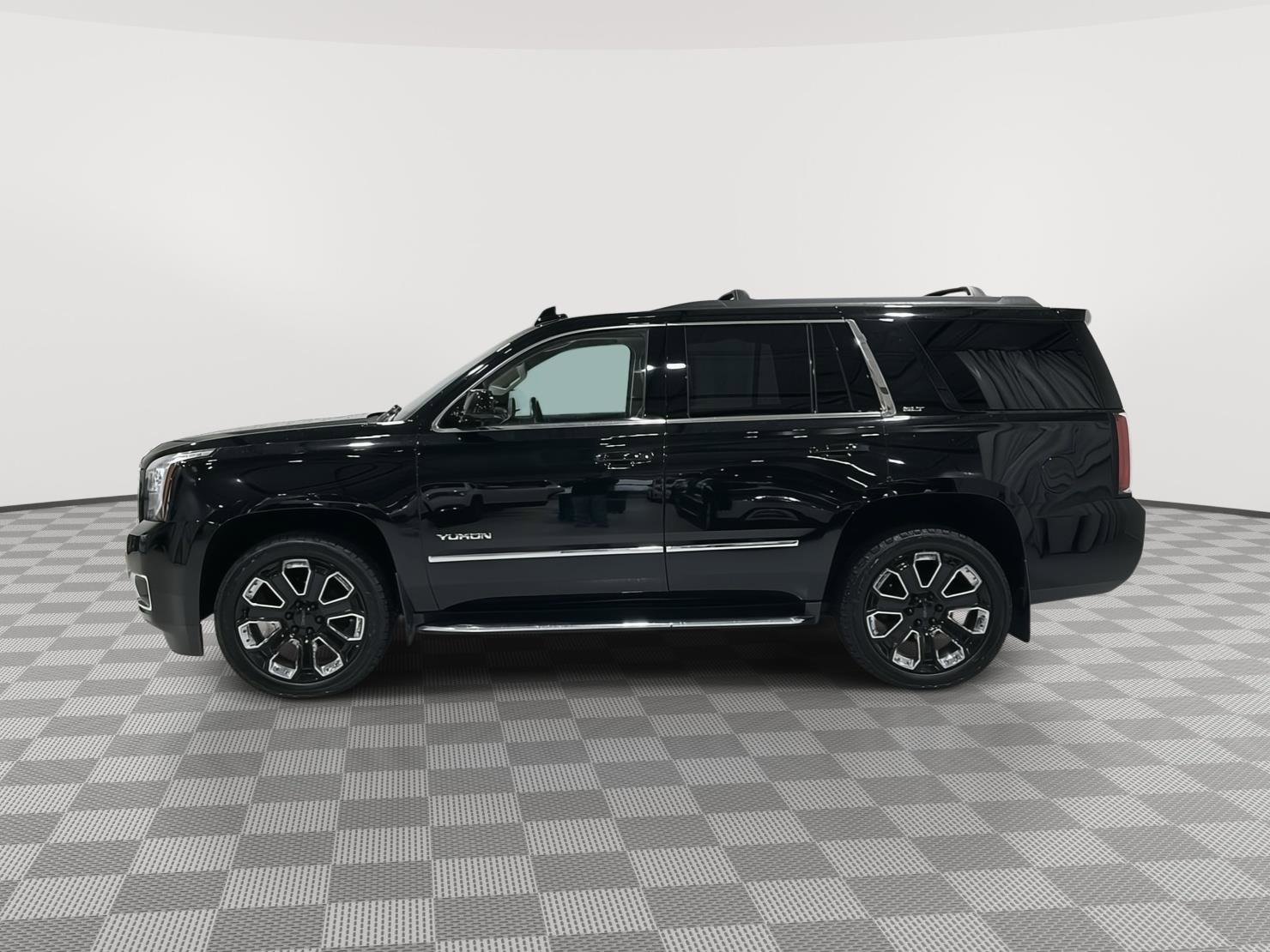 Used 2019 GMC Yukon SLT w/ Open Road Package image 3