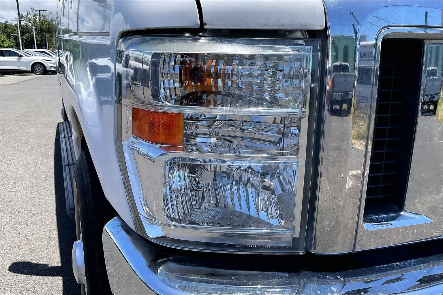 Used 2014 Ford E-350 and Econoline 350 XL w/ Power Windows & Locks Group RWD image 31