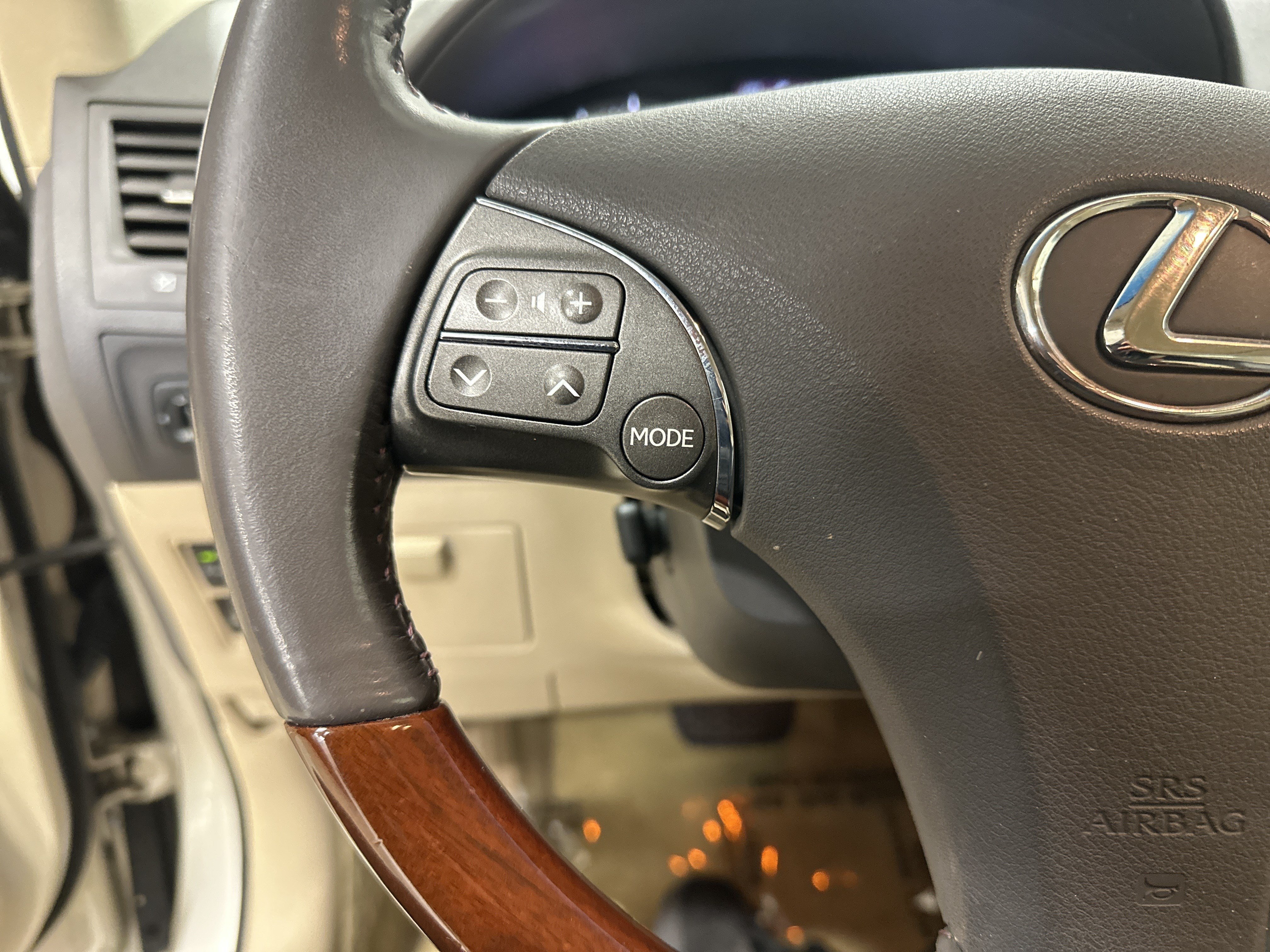 Used 2011 Lexus ES 350 FWD image 19