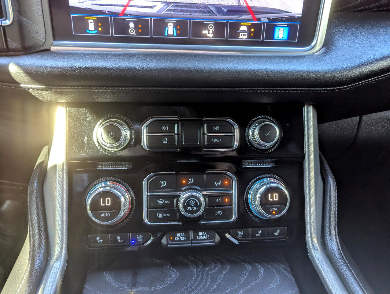 Used 2021 GMC Yukon XL Denali image 25