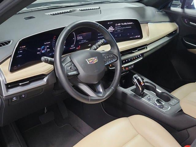 Certified 2024 Cadillac XT4 Luxury w/ Cold Weather Package FWD image 10