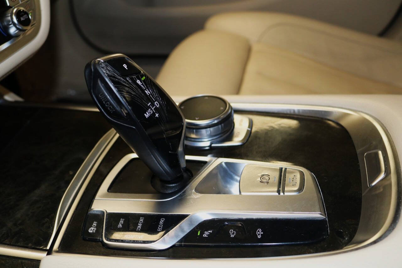 Used 2016 BMW 740i RWD image 59