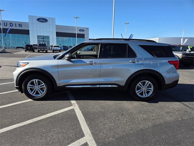 Certified 2022 Ford Explorer XLT w/ Equipment Group 202A image 4