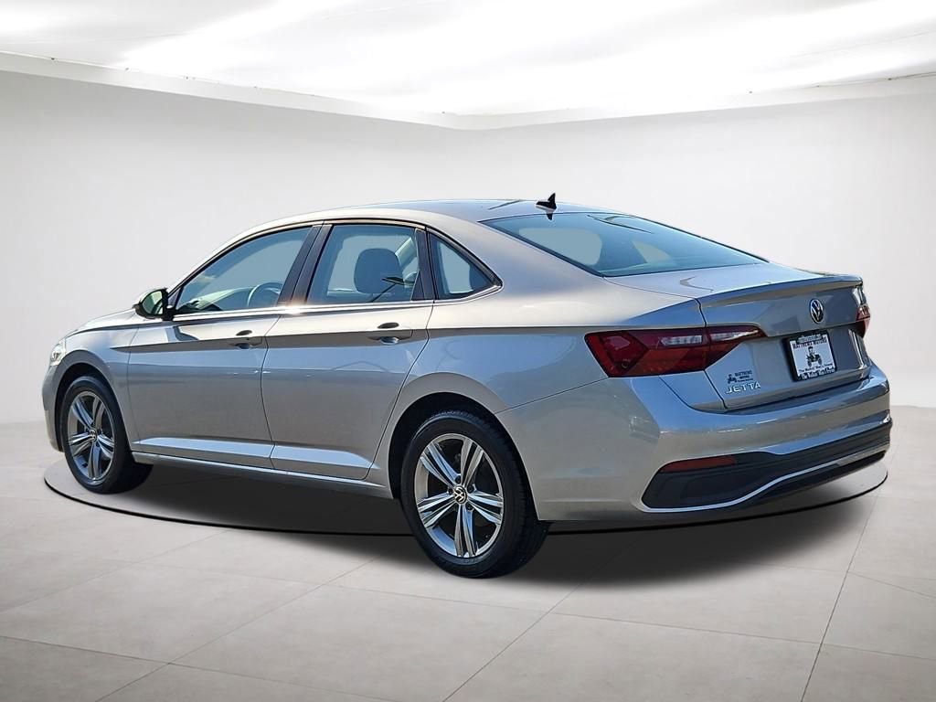 Used 2024 Volkswagen Jetta SE image 5