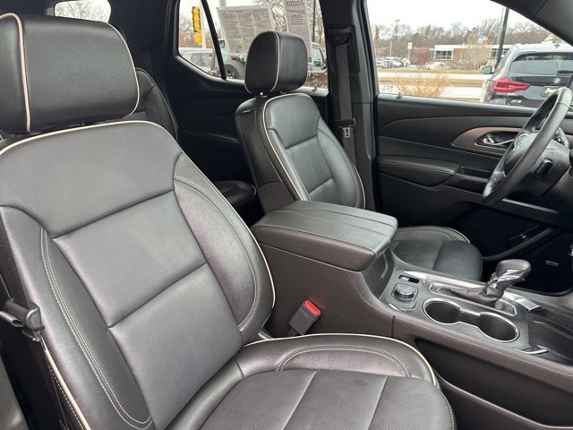 Used 2023 Chevrolet Traverse Premier w/ Redline Edition image 15