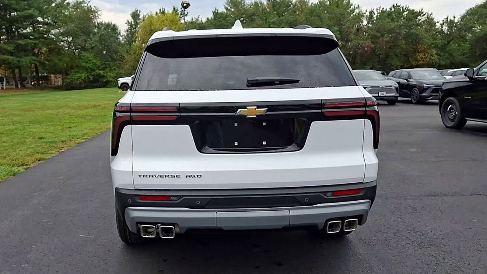 New 2026 Chevrolet Traverse LT image 2