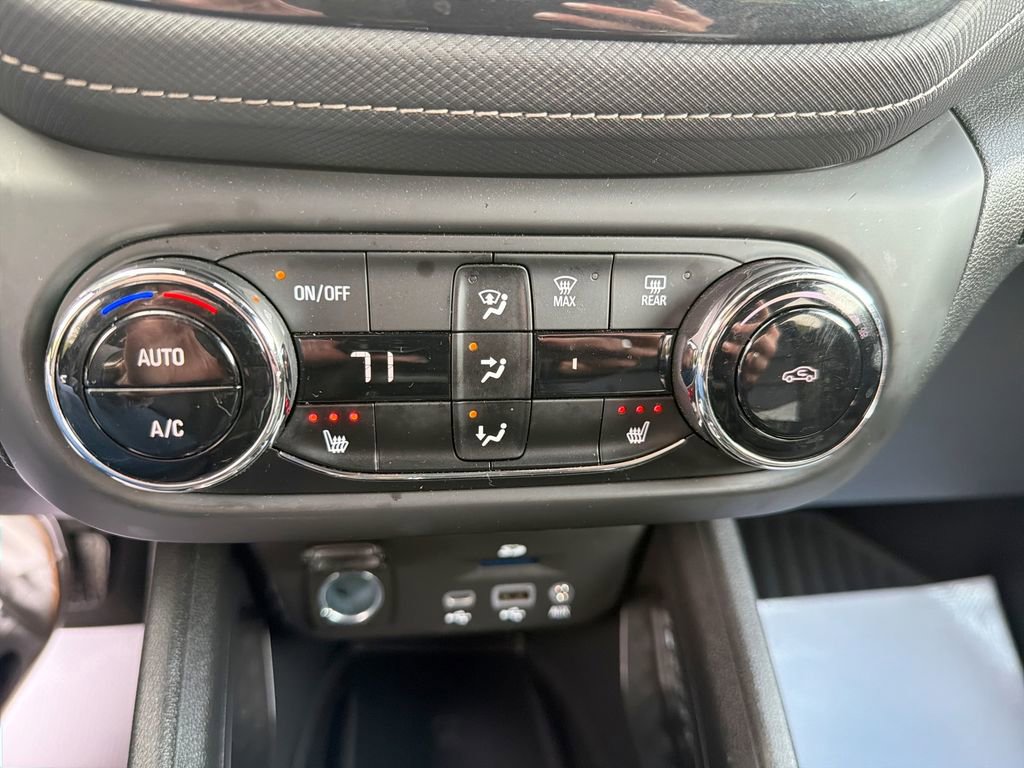 Used 2023 Chevrolet TrailBlazer ACTIV w/ Sun and Liftgate Package AWD/4WD image 23