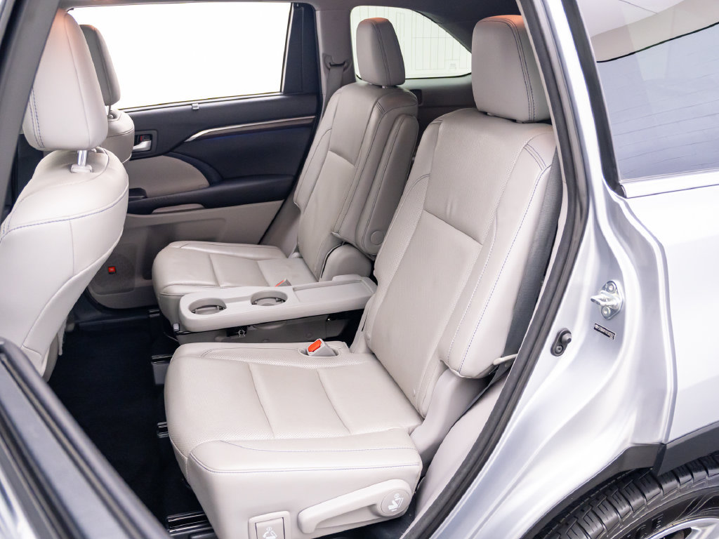 Used 2014 Toyota Highlander Limited AWD/4WD image 19