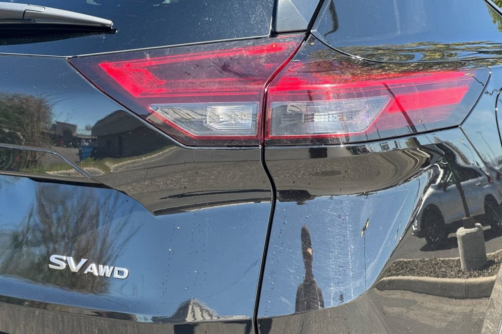 Used 2024 Nissan Rogue SV image 25