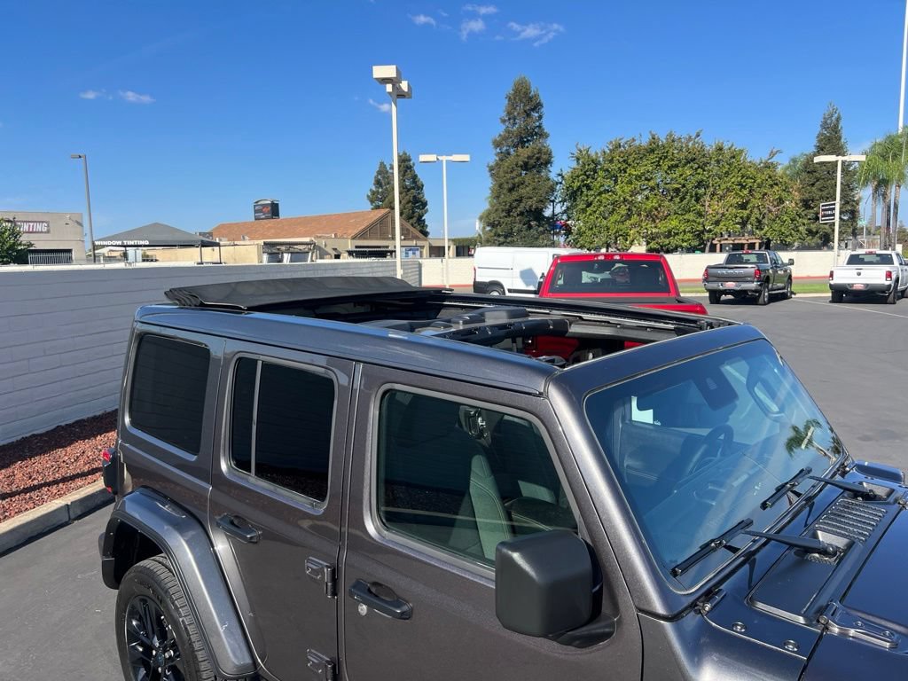 Used 2025 Jeep Wrangler Unlimited Sahara w/ Safety Group AWD/4WD image 49