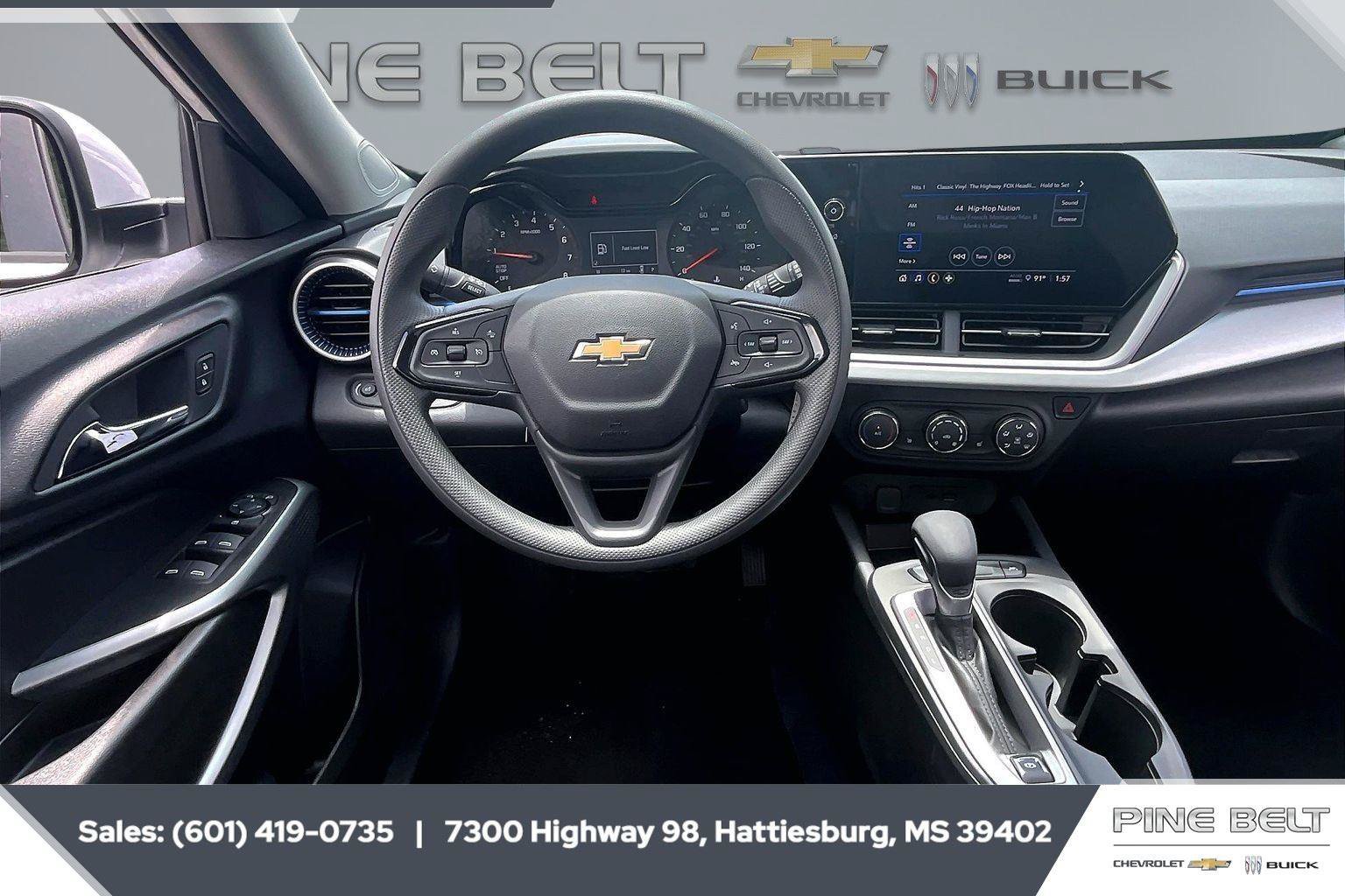 Used 2026 Chevrolet Trax LS w/ LS Convenience Package FWD image 5