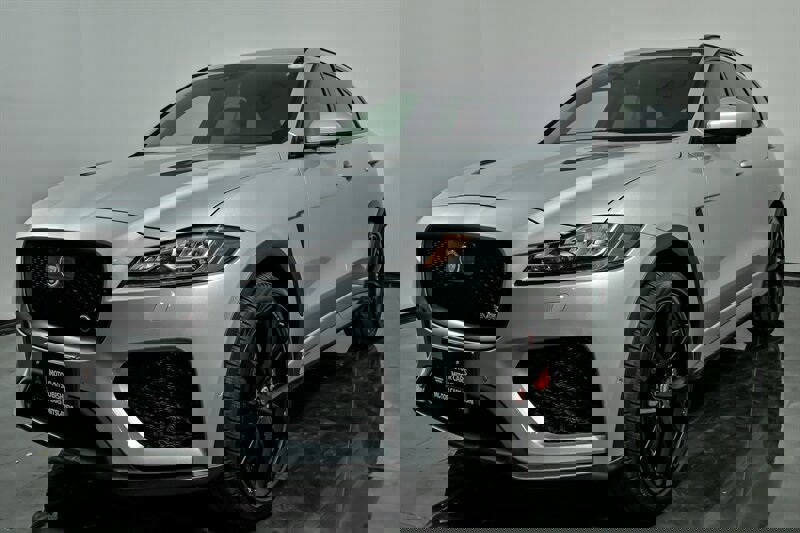 Used 2020 Jaguar F-PACE SVR image 5