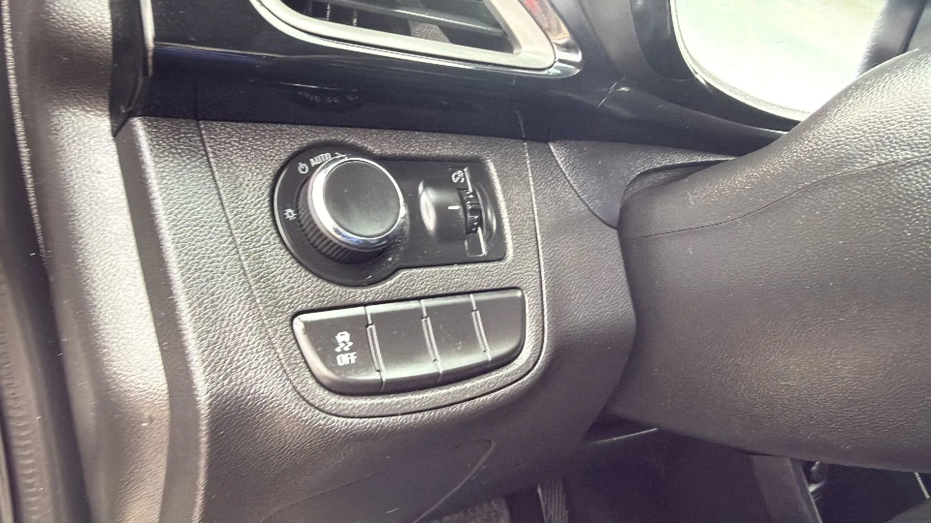 Used 2020 Chevrolet Spark LT FWD image 31