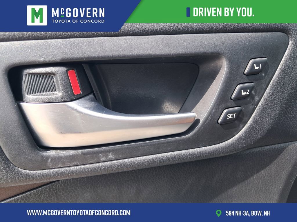 Used 2018 Toyota Highlander Limited Platinum AWD/4WD image 12