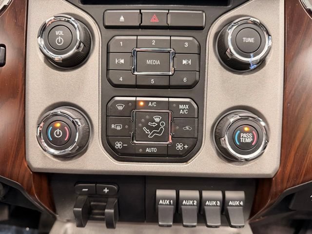 Used 2015 Ford F250 Lariat w/ Lariat Ultimate Package AWD/4WD image 39