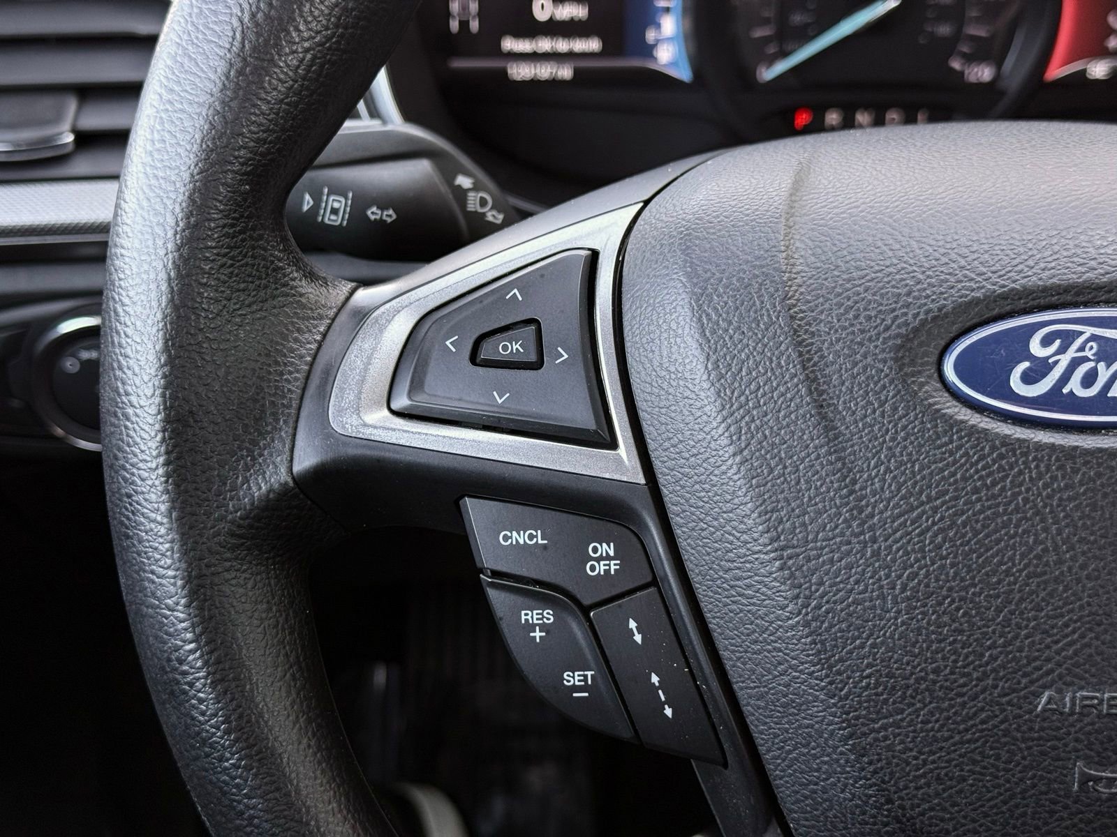 Used 2019 Ford Fusion SE image 26