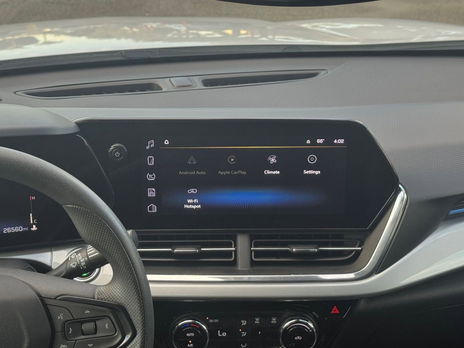 Used 2025 Chevrolet Trax LT image 18