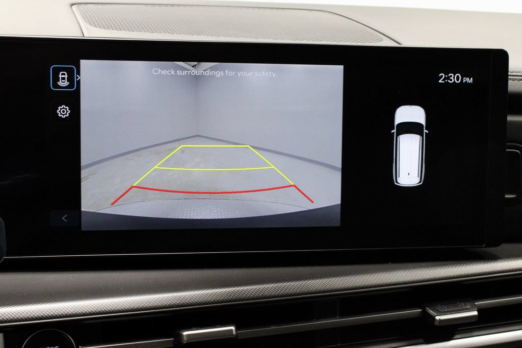 Used 2025 Hyundai Santa Fe SEL FWD image 2