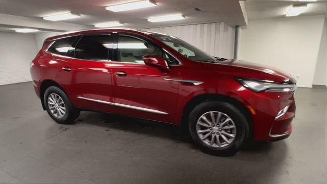 Certified 2022 Buick Enclave Essence w/ Sound and Sites Package AWD/4WD image 2