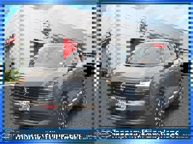 Certified 2025 Nissan Kicks SV image 4