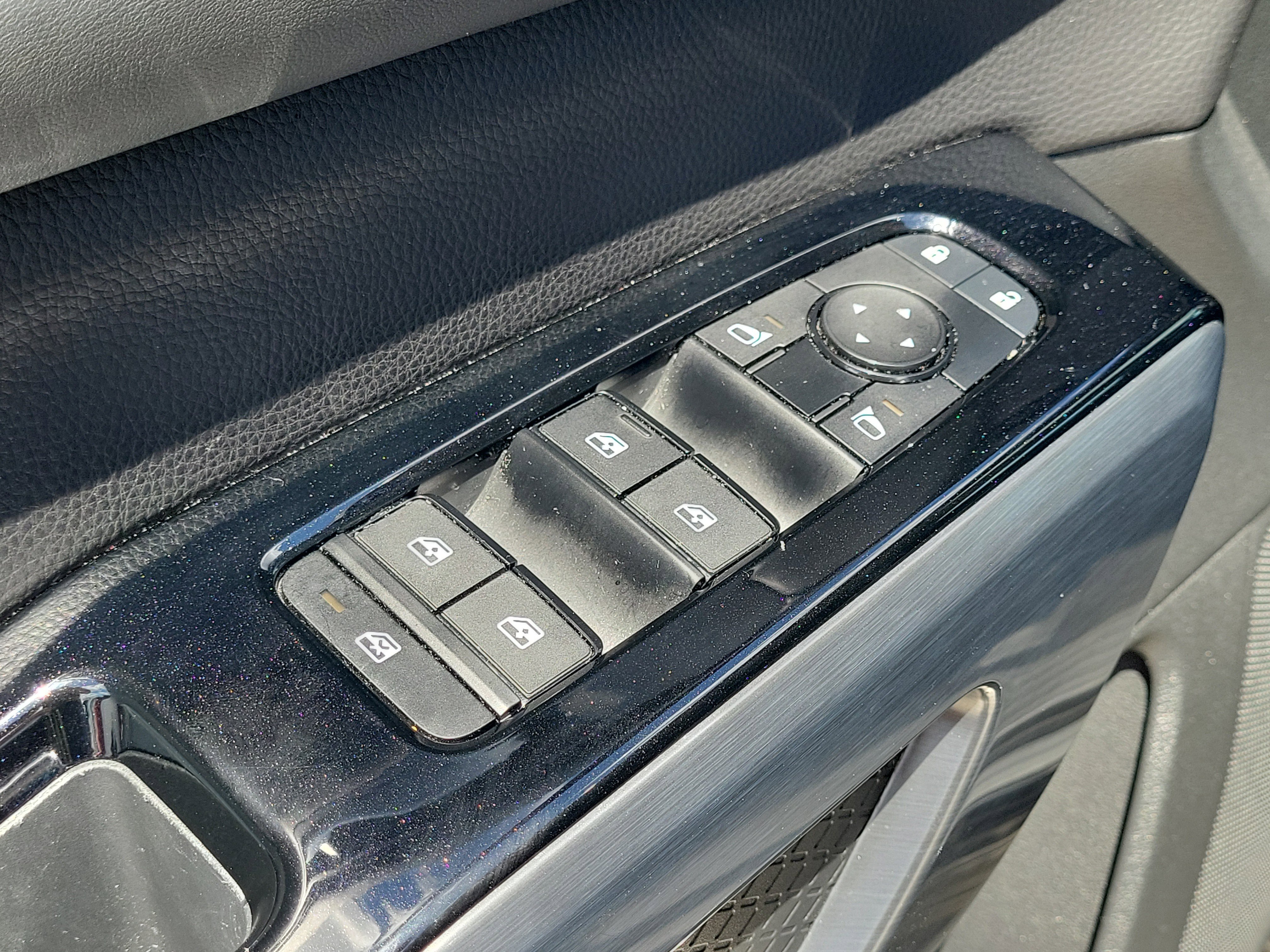 Certified 2024 Nissan Pathfinder SL FWD image 11
