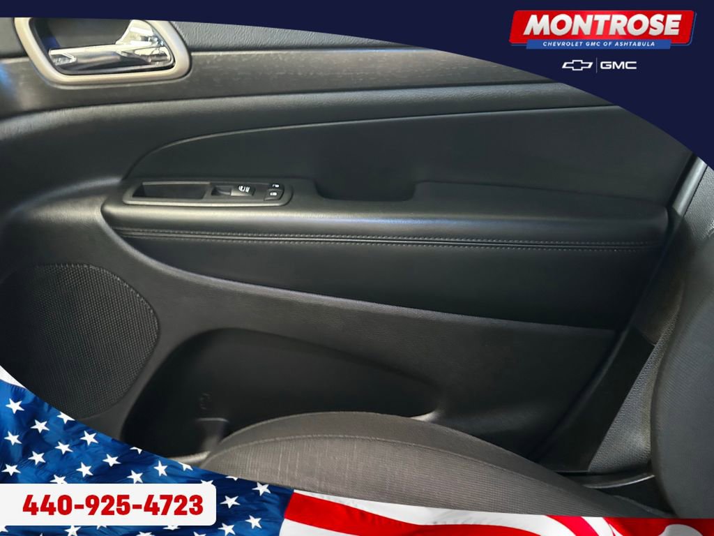 Used 2017 Jeep Grand Cherokee Laredo w/ Quick Order Package 23E AWD/4WD image 12