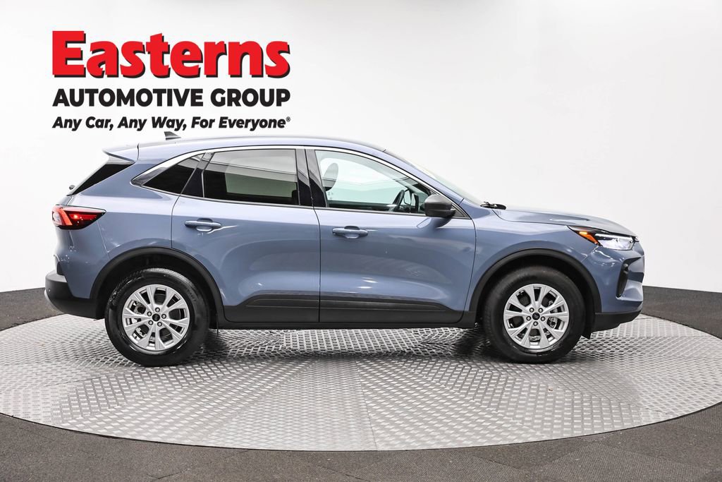 Used 2023 Ford Escape Active w/ Tech Pack #1 AWD/4WD image 4