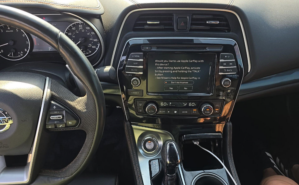 Used 2022 Nissan Maxima SR w/ Sport Mat Group FWD image 10