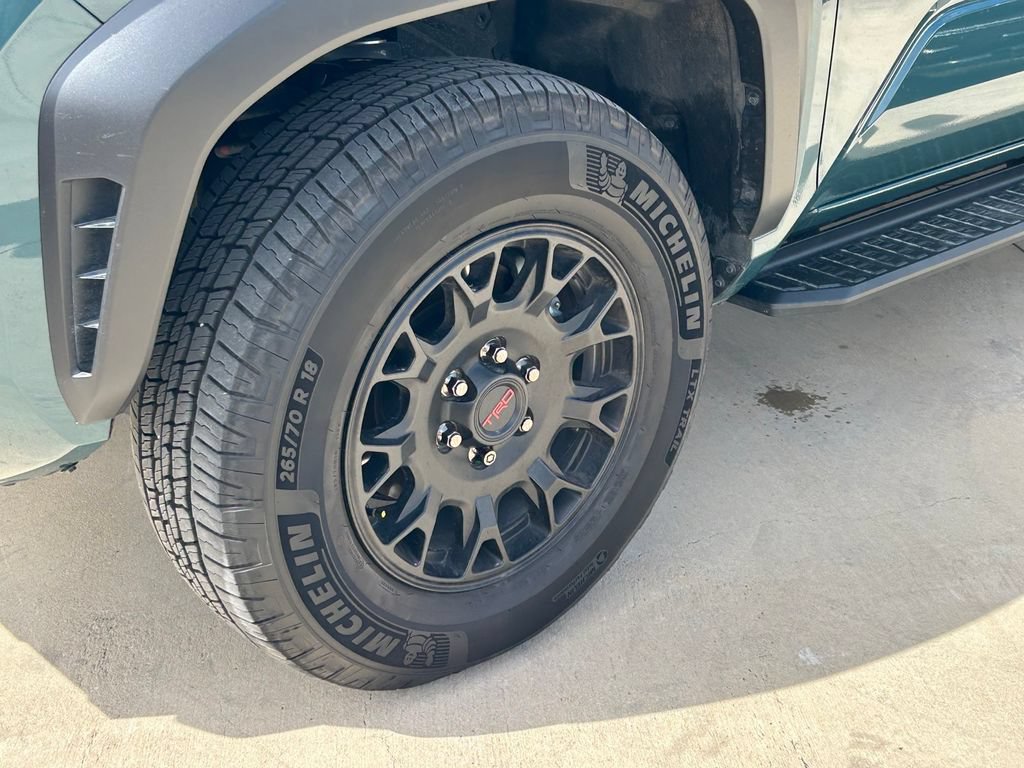 Certified 2025 Toyota 4Runner TRD Off-Road AWD/4WD image 9