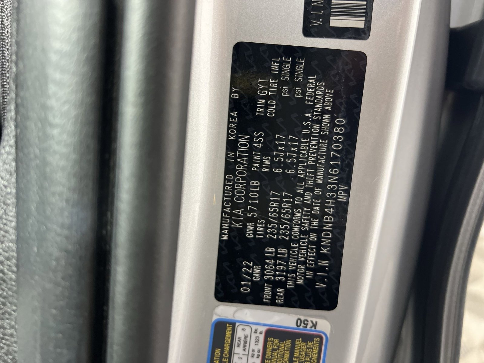 Used 2022 Kia Carnival LX FWD image 31